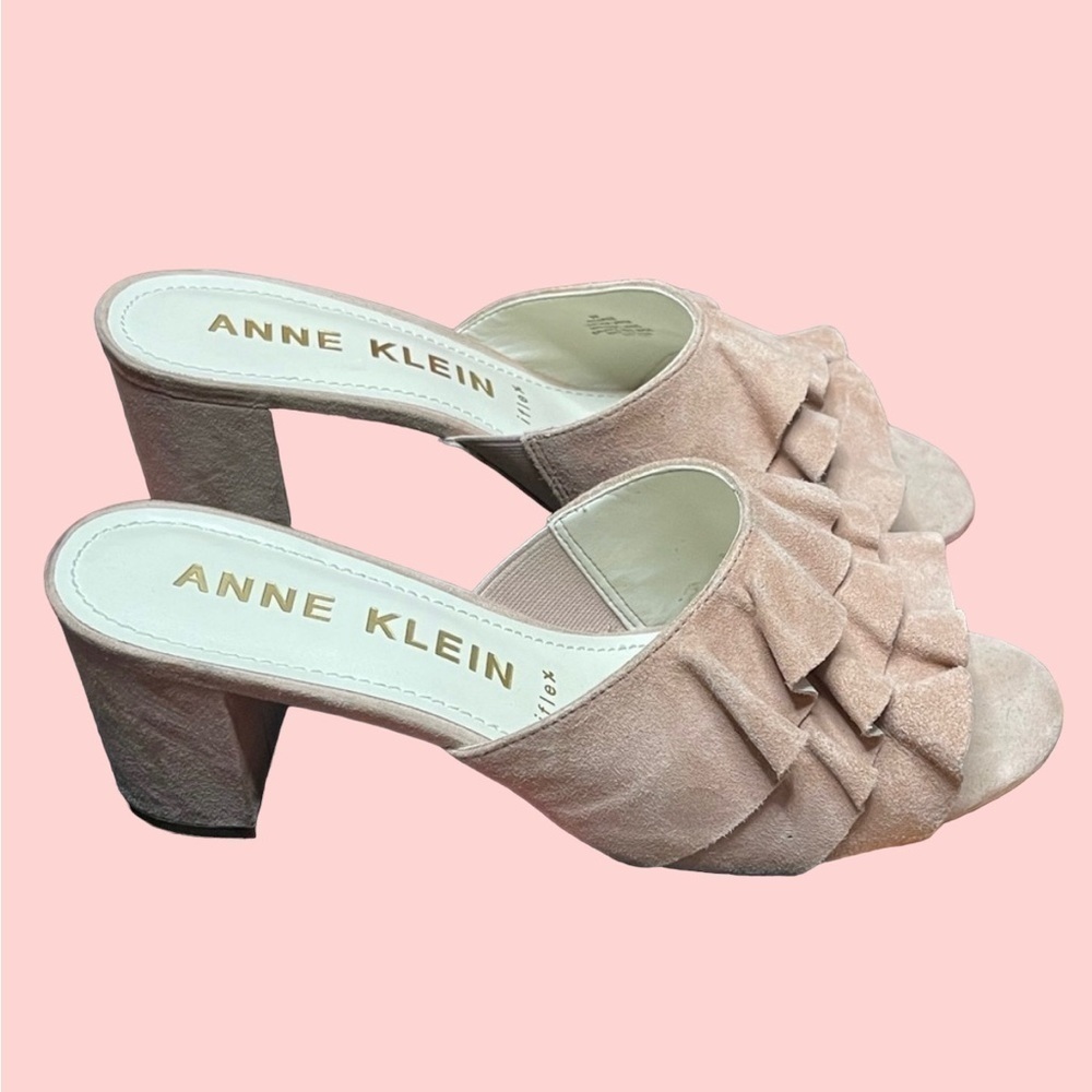 Anne Klein Women's Cerise Ruffle Pump Pink Suede Size 9
